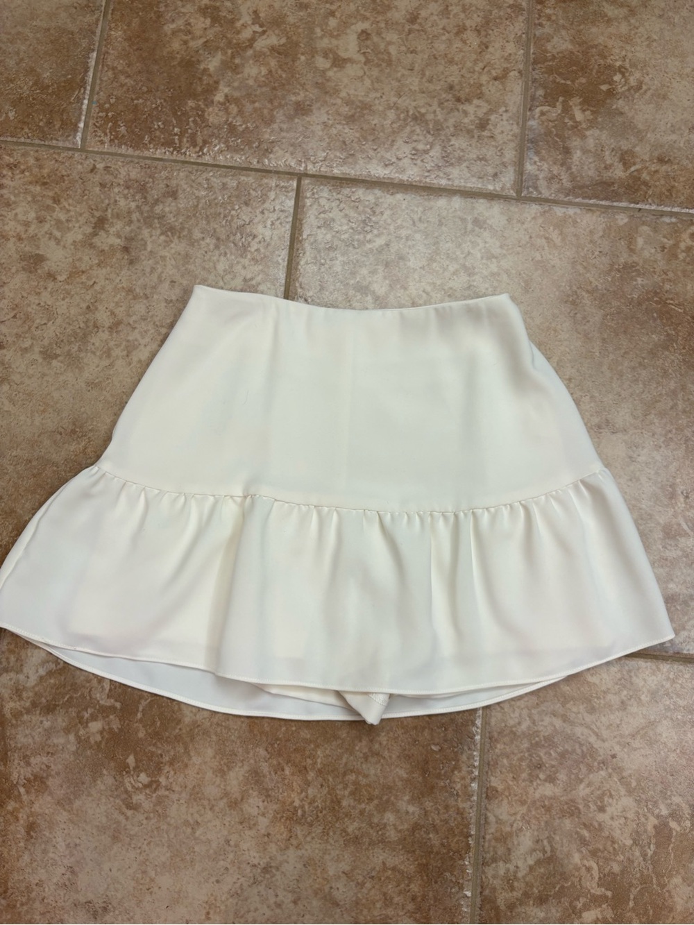 Amanda Uprichard Ivory High-Low Ruffle Hem Skort